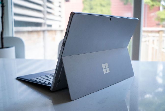 Surface Pro 7 i5/8/256: Bản nâng cấp chất lượng cao của Microsoft